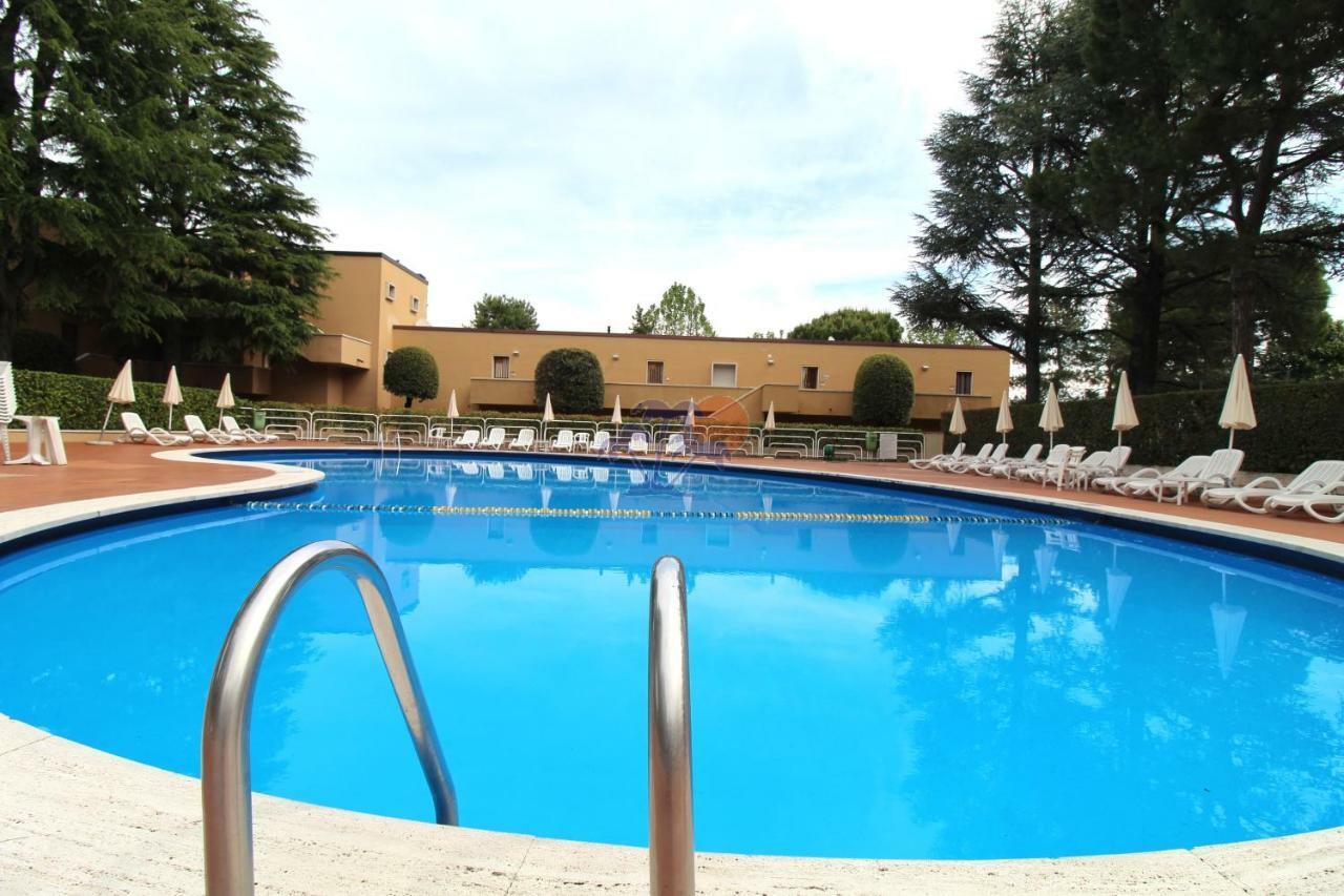 Appartamenti La Madonnina Peschiera del Garda Luaran gambar